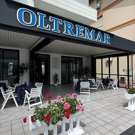 Hotel Oltremar B&B 卡托利卡 外观 照片