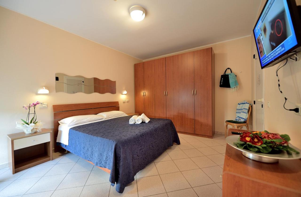 Hotel Oltremar B&B 卡托利卡 外观 照片