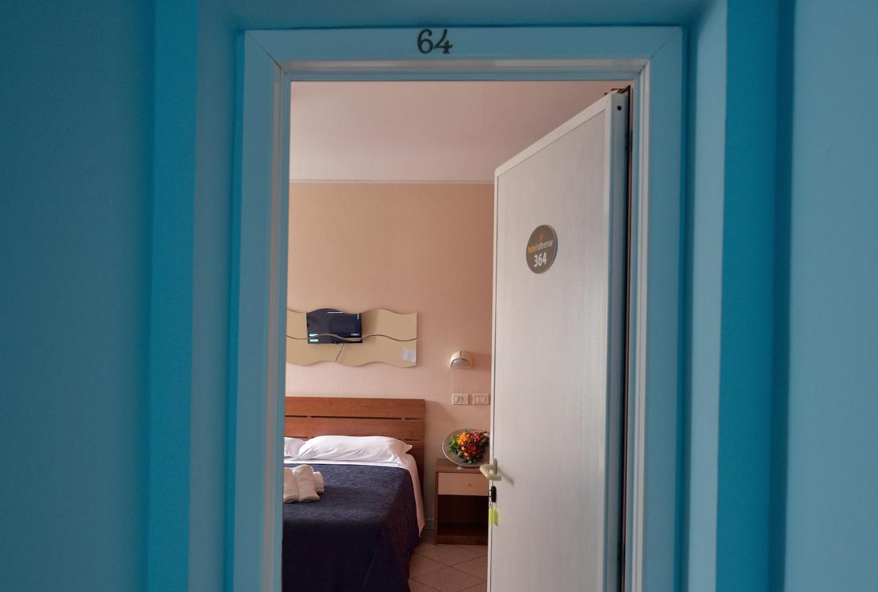 Hotel Oltremar B&B 卡托利卡 外观 照片