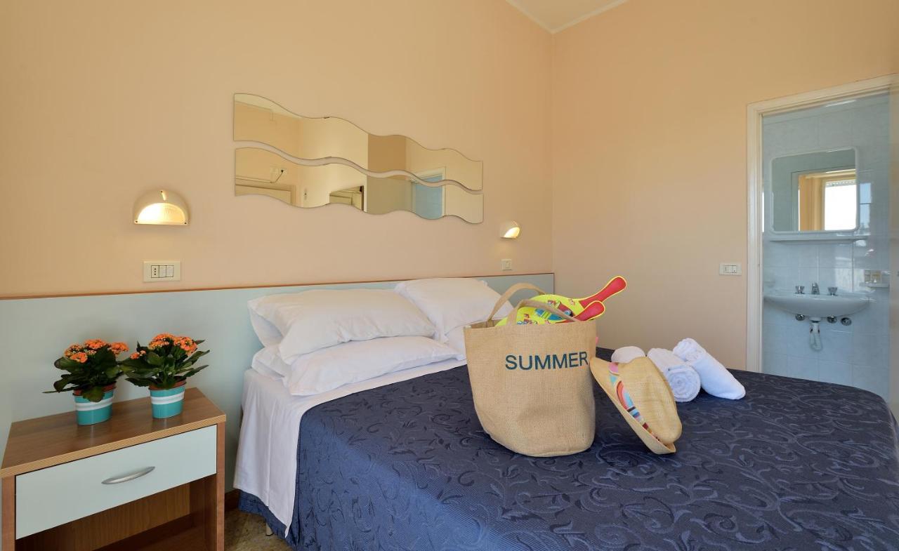 Hotel Oltremar B&B 卡托利卡 外观 照片