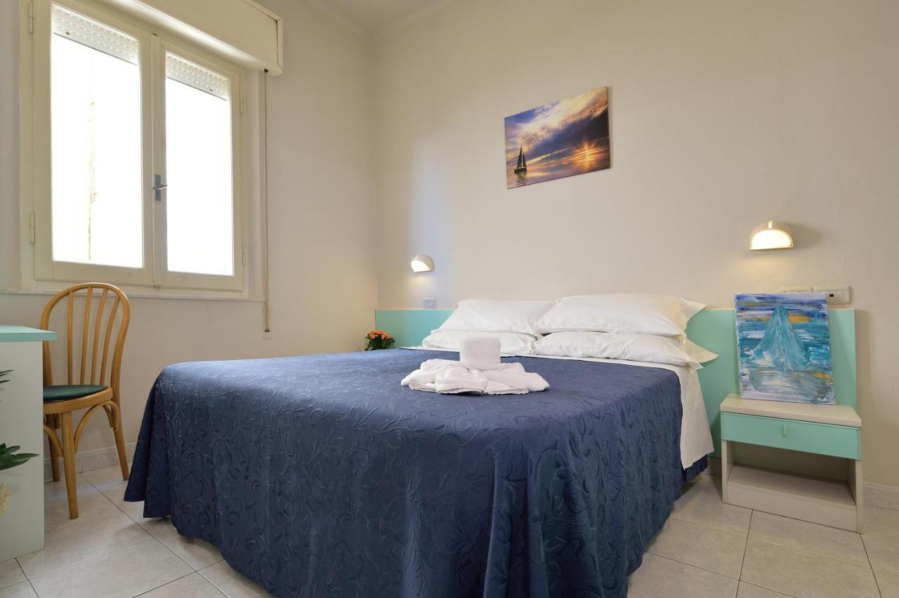 Hotel Oltremar B&B 卡托利卡 外观 照片