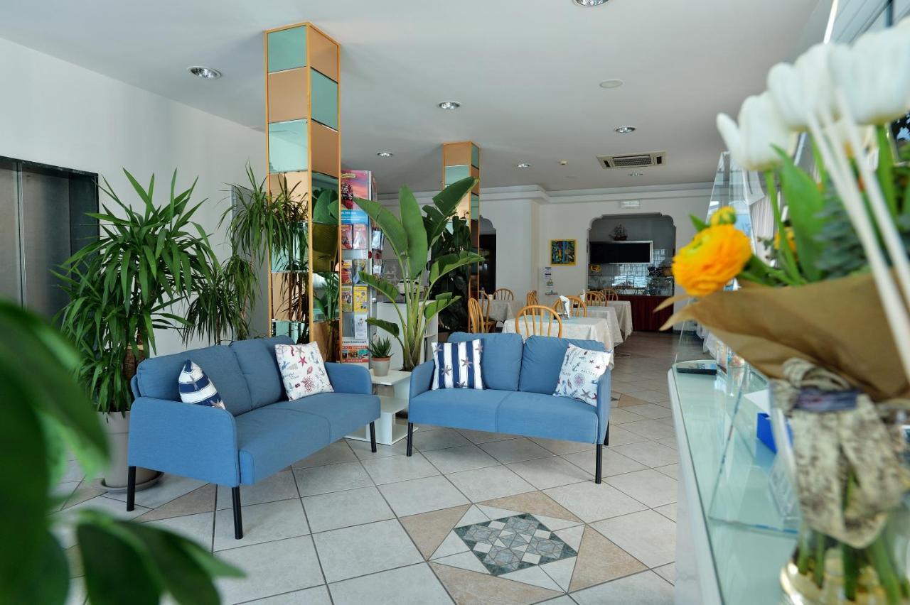 Hotel Oltremar B&B 卡托利卡 外观 照片