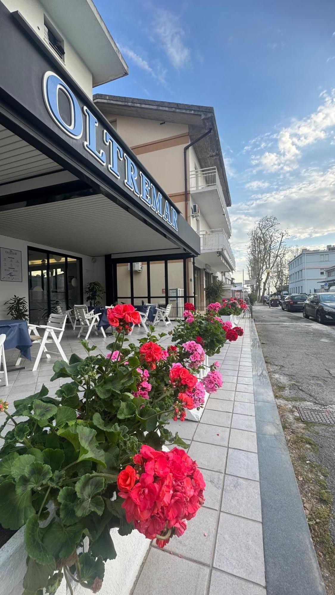 Hotel Oltremar B&B 卡托利卡 外观 照片