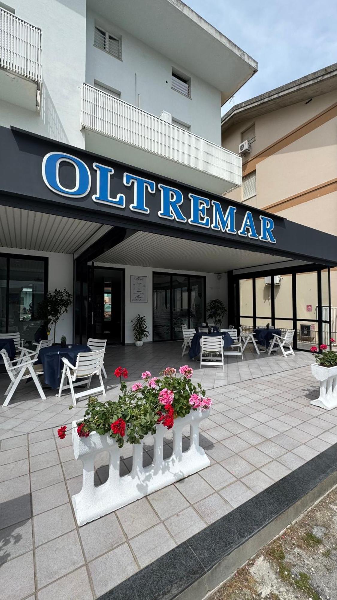 Hotel Oltremar B&B 卡托利卡 外观 照片