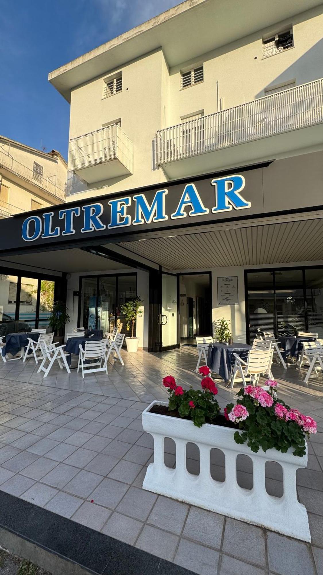 Hotel Oltremar B&B 卡托利卡 外观 照片